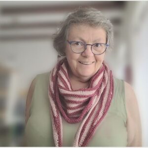 gestricktes Halstuch in 2 verschiedenen Farben, quer gestrickt